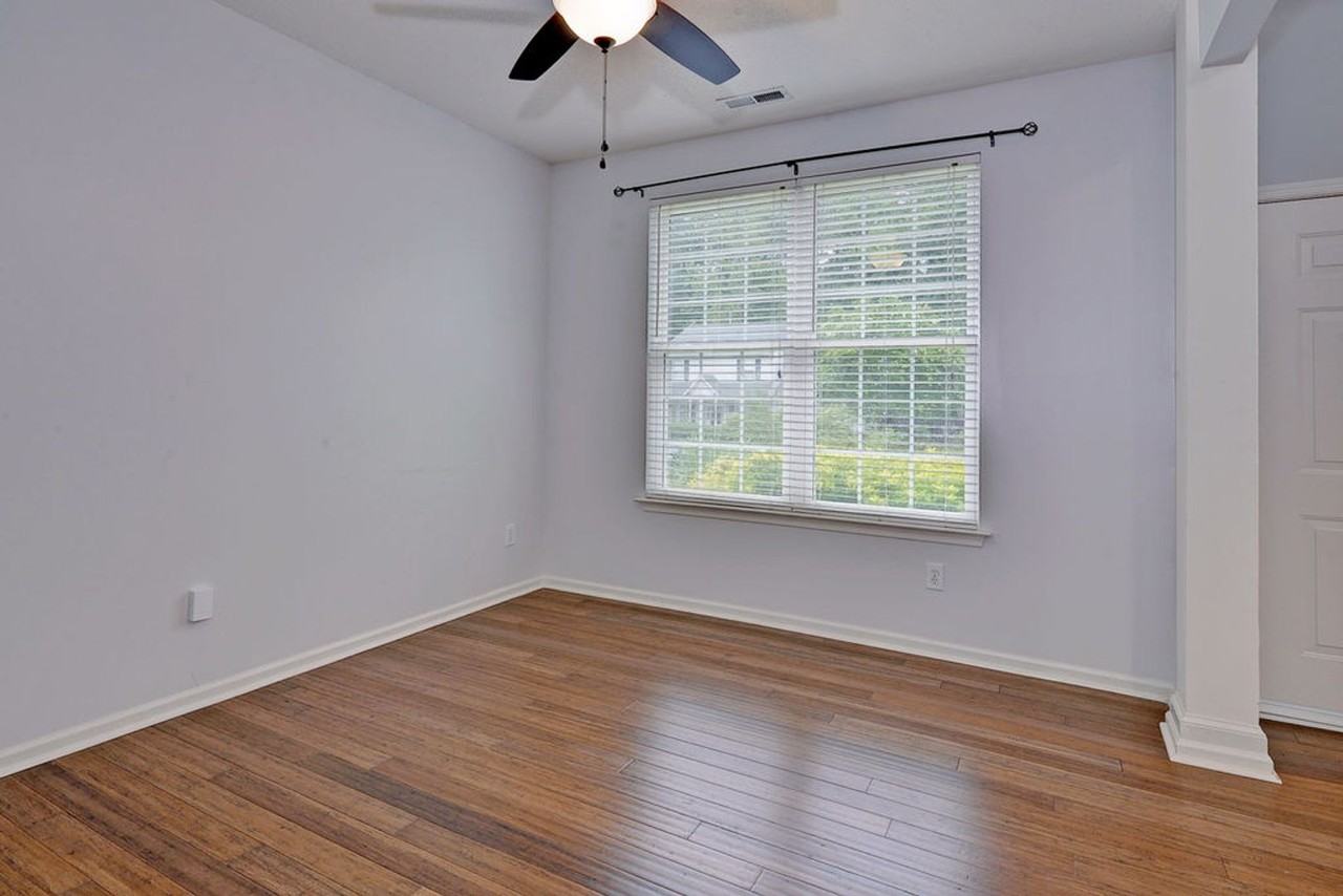 702 Robin Hood Dr - Photo 7 of 45