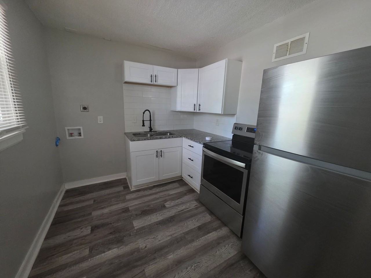 6203 E 152nd Ter ##A - Photo 3 of 9
