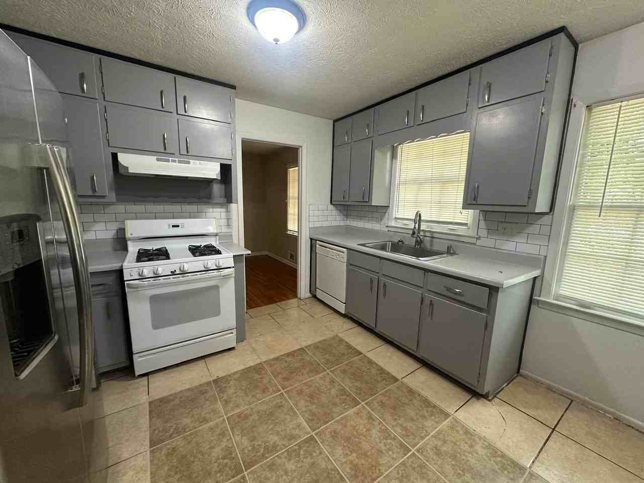 524 San Marcos Way - Photo 3 of 19