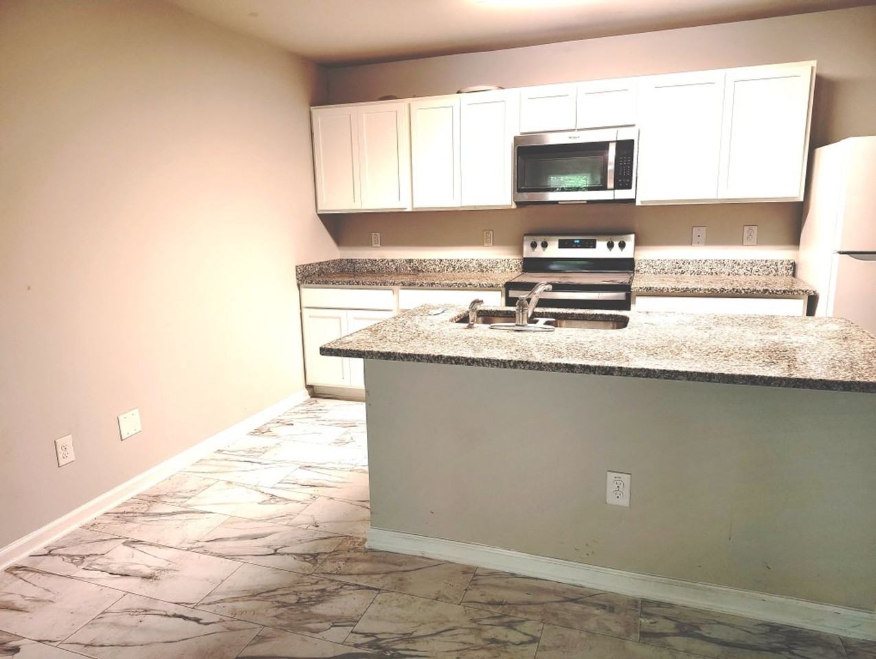 2529 Wood Bend Ln - Photo 2 of 14