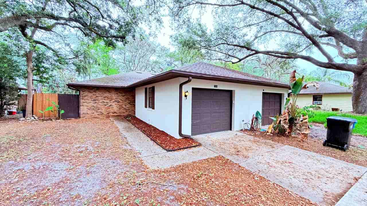 7909 Richwood Dr - Photo 2 of 50
