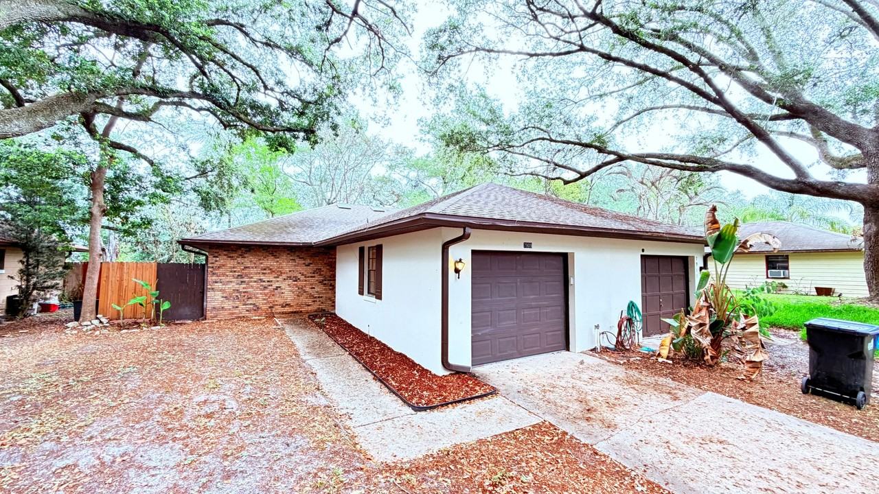 7909 Richwood Dr - Photo 4 of 50