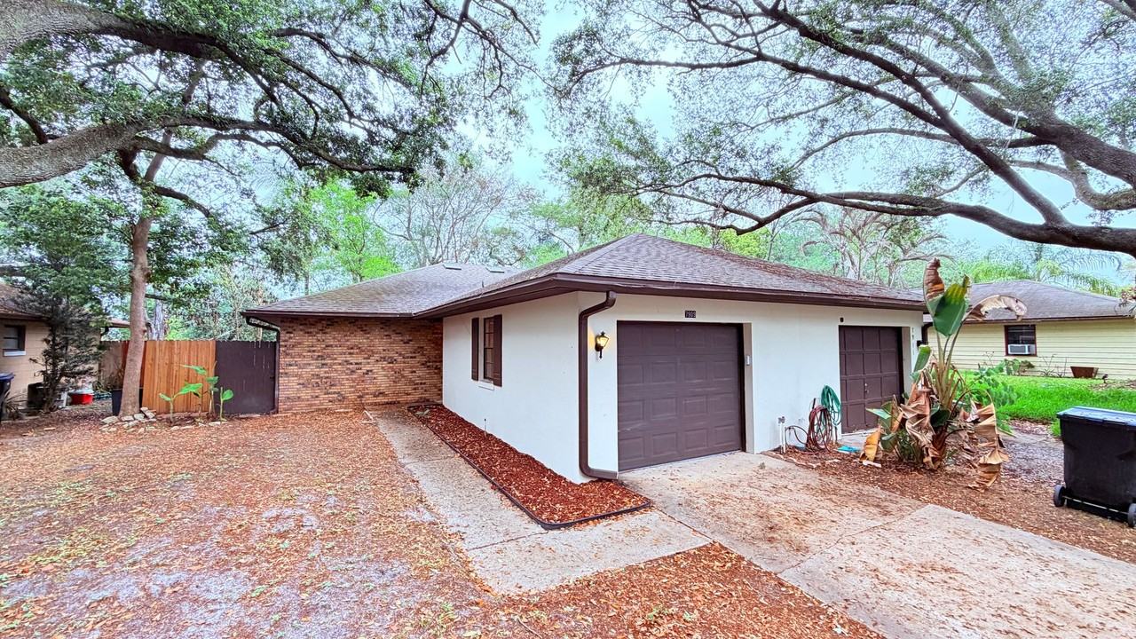 7909 Richwood Dr - Photo 5 of 50
