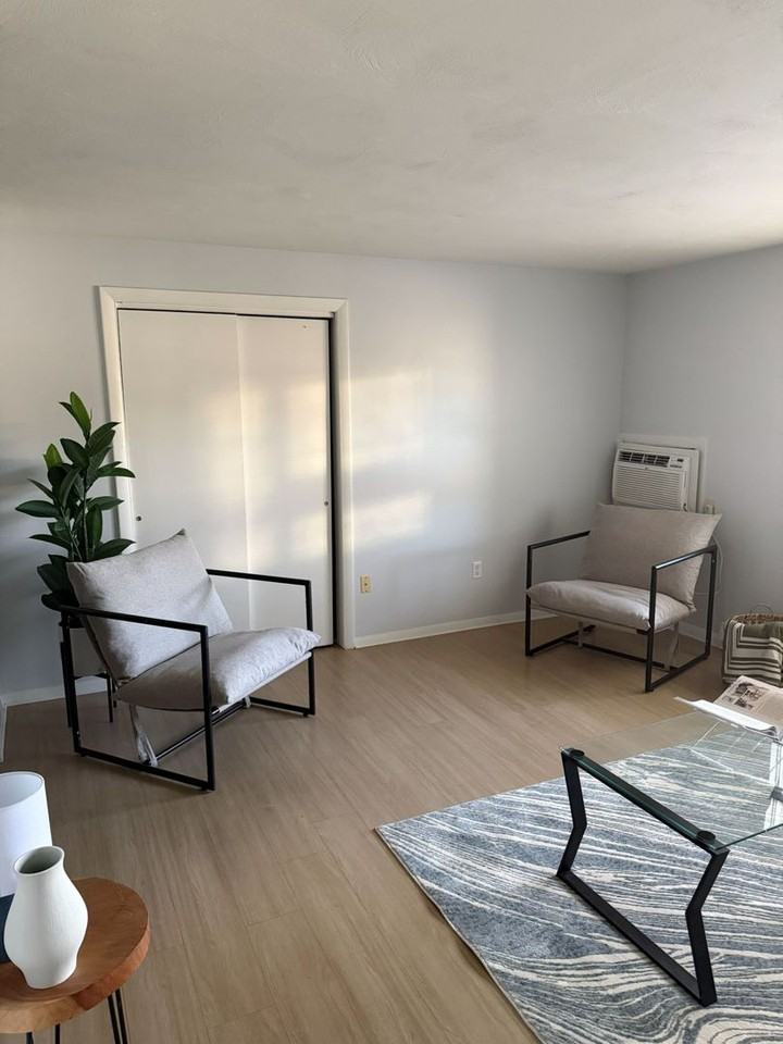 1671 Main St - SREC Leicester - Photo 4 of 13