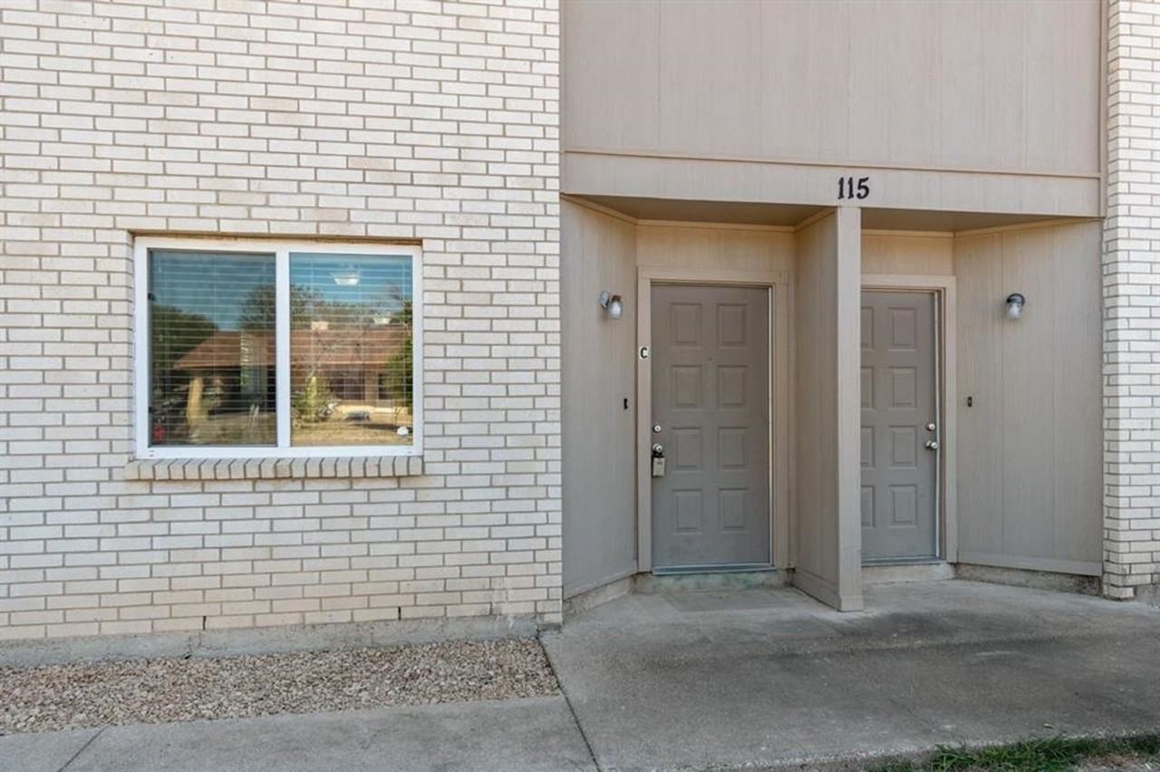 115 Rhonda St Apt C - Photo 2 of 18