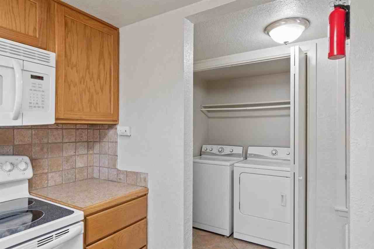 115 Rhonda St Apt C - Photo 6 of 18