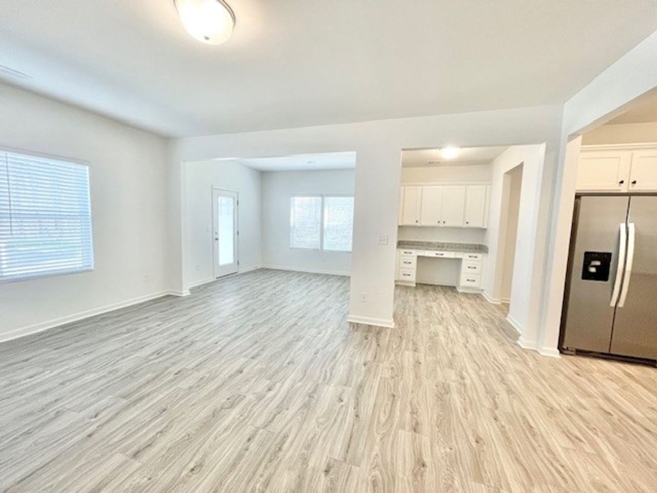 133 Lorcan Ln - Photo 4 of 19