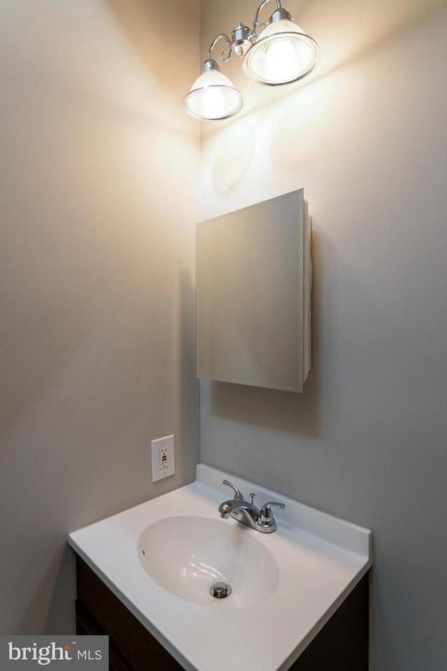 37 S Potomac St - Photo 5 of 28