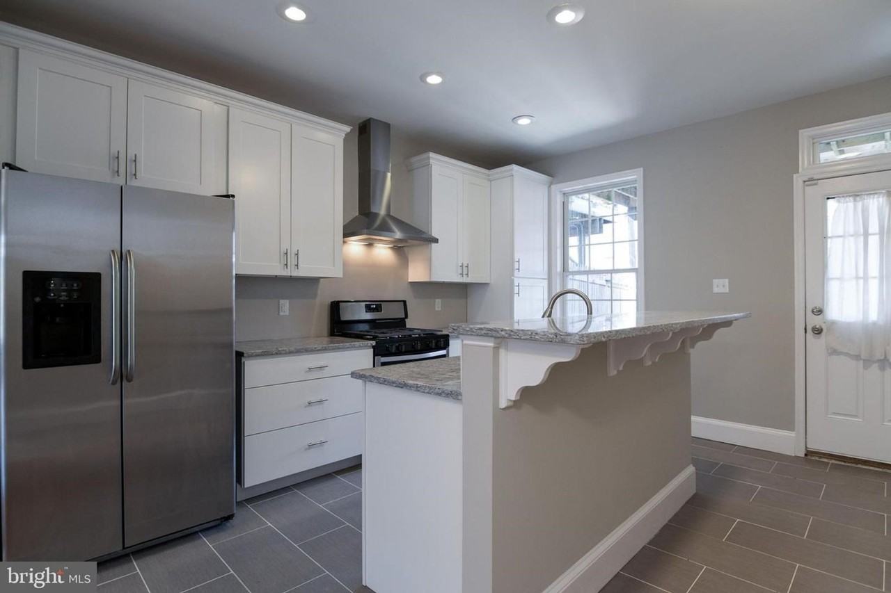 37 S Potomac St - Photo 6 of 28