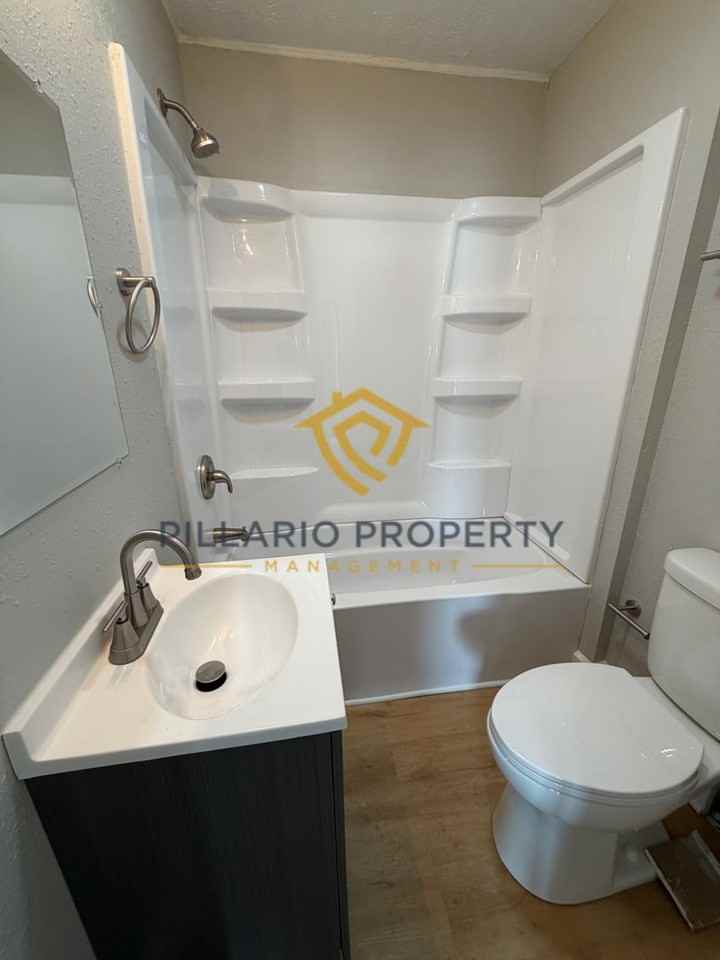 711 W 22nd St - Photo 4 of 27