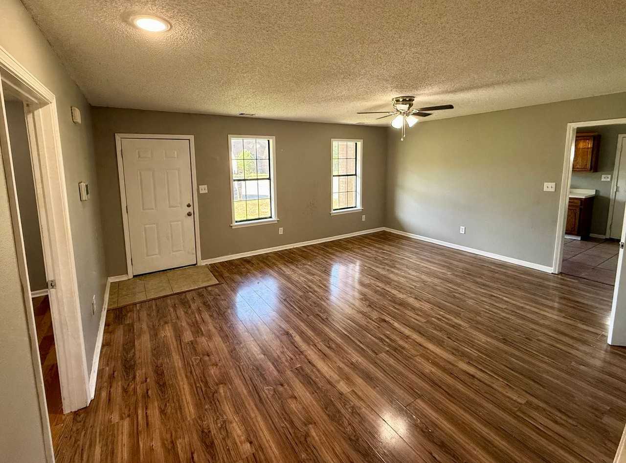 2516 Glenn Pl - Photo 2 of 17