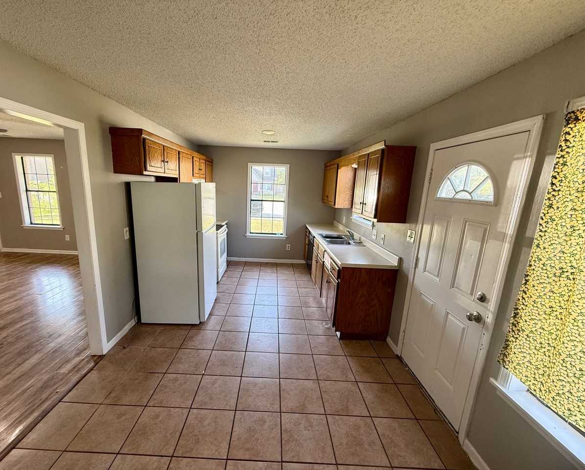 2516 Glenn Pl - Photo 4 of 17