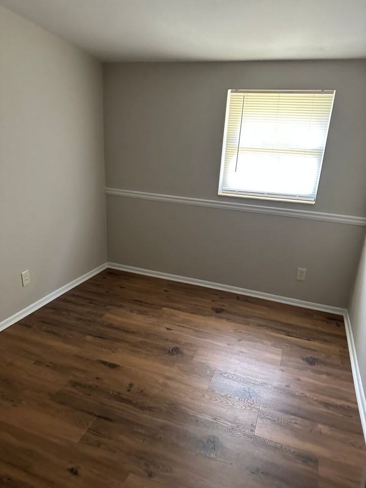 1603 Eleanor St - Photo 7 of 8