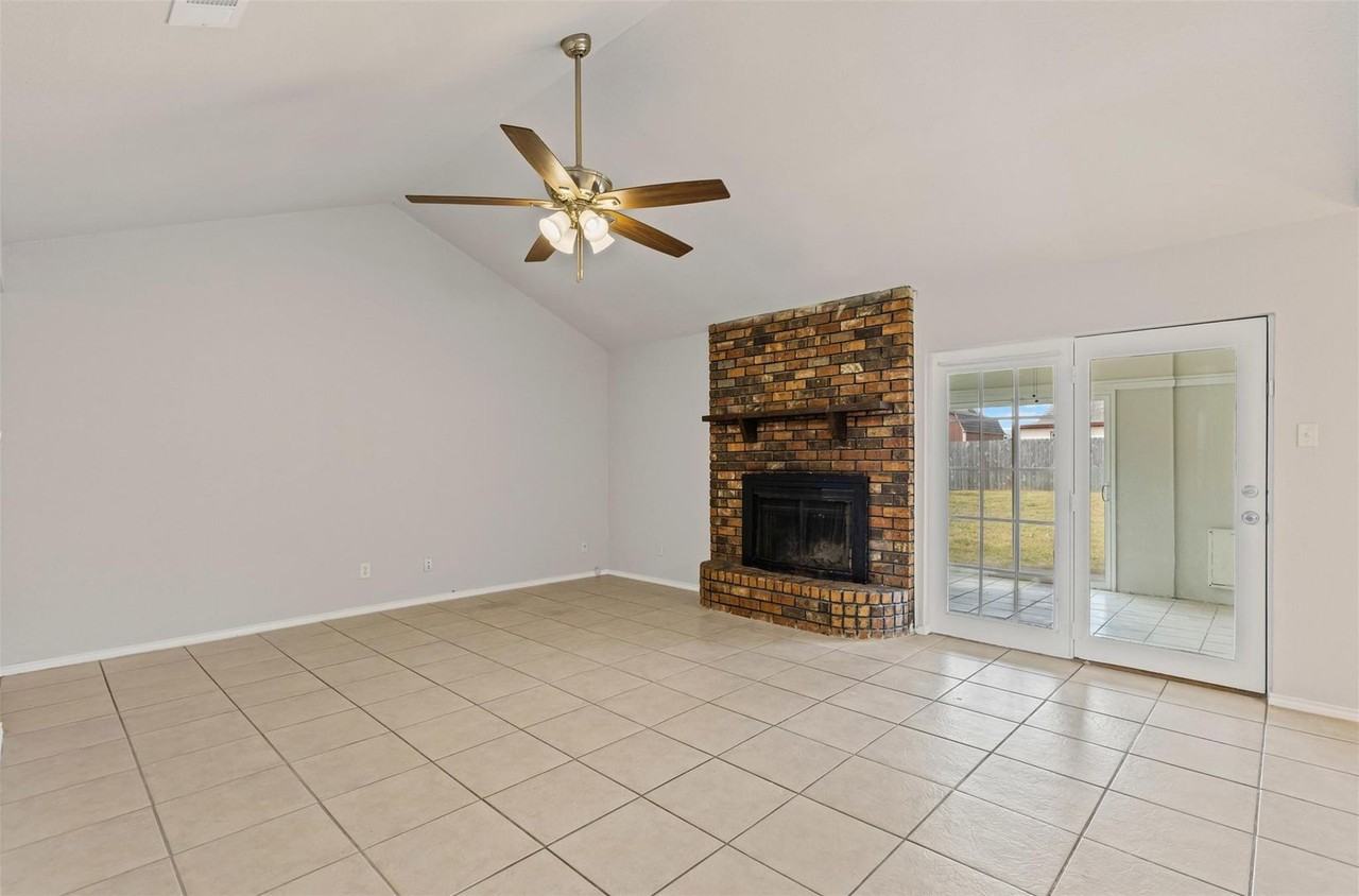 1605 Morningside Dr - Photo 3 of 40