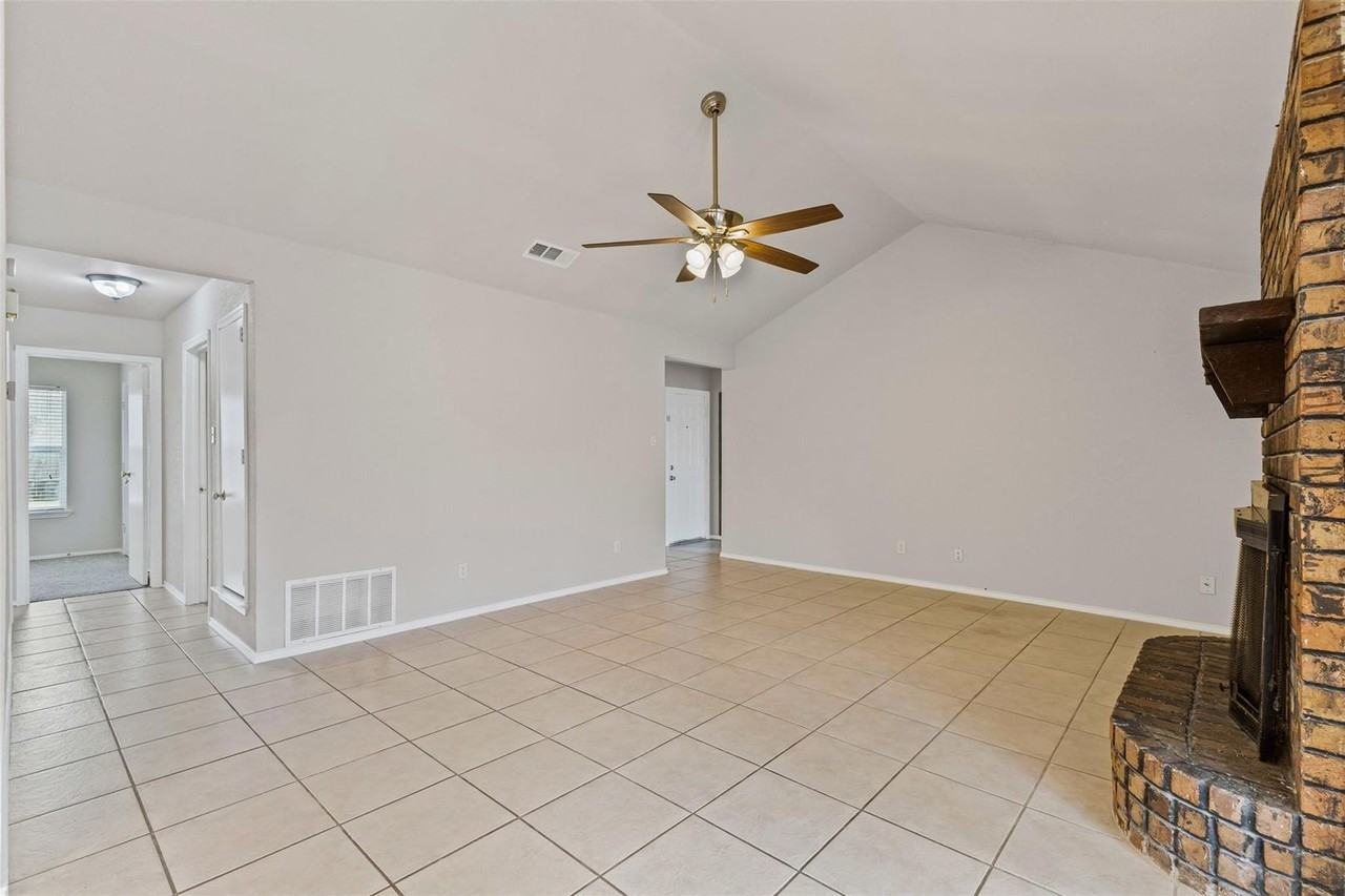 1605 Morningside Dr - Photo 6 of 40