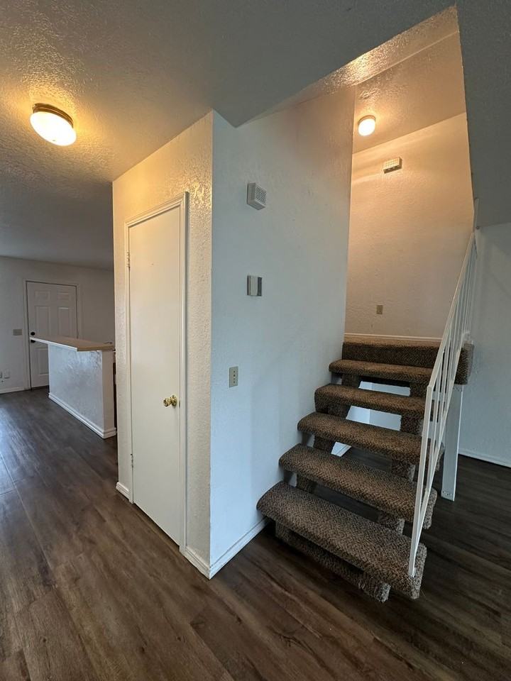 1311 Eastgate Dr - Photo 6 of 45