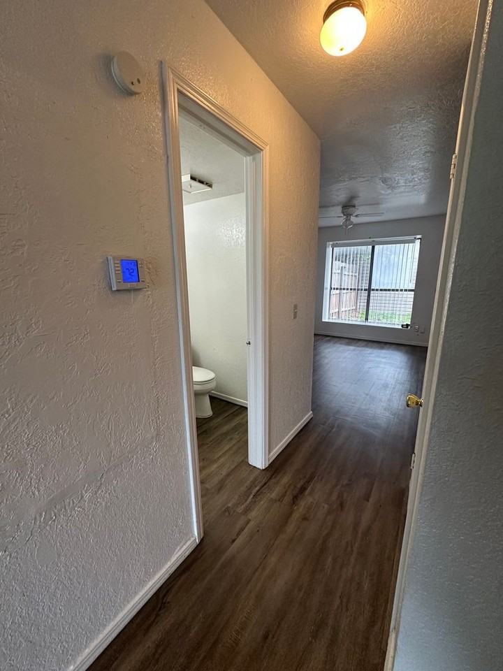 1311 Eastgate Dr - Photo 7 of 45