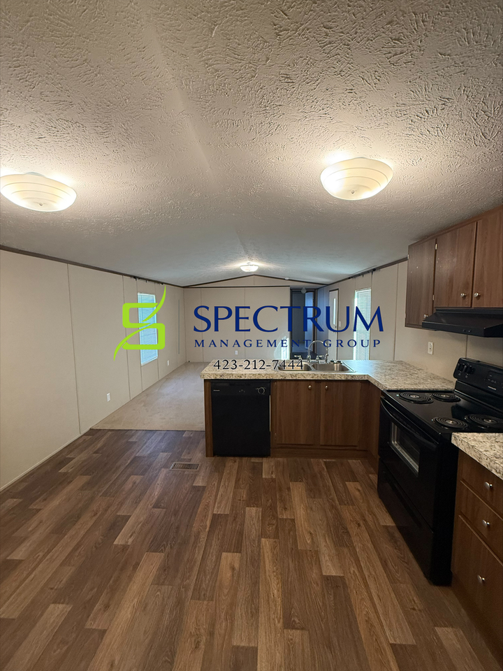 2876 2876 Democrat Rd - 2876 Democrat Road - Photo 3 of 13