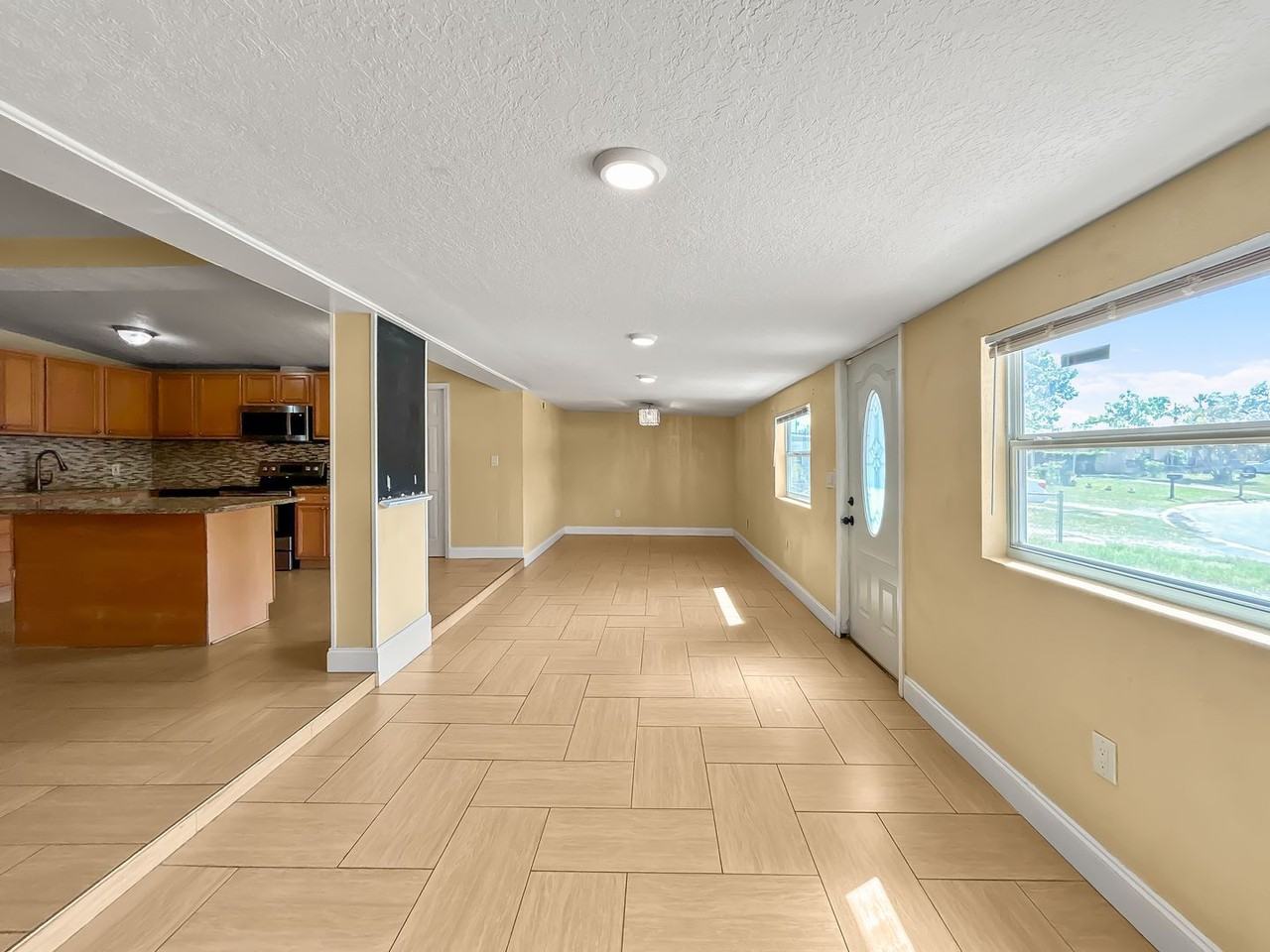 9129 82nd Way - Photo 3 of 15