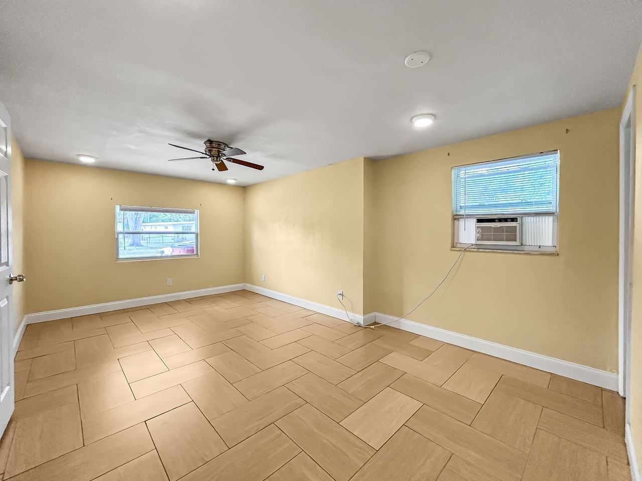 9129 82nd Way - Photo 7 of 15