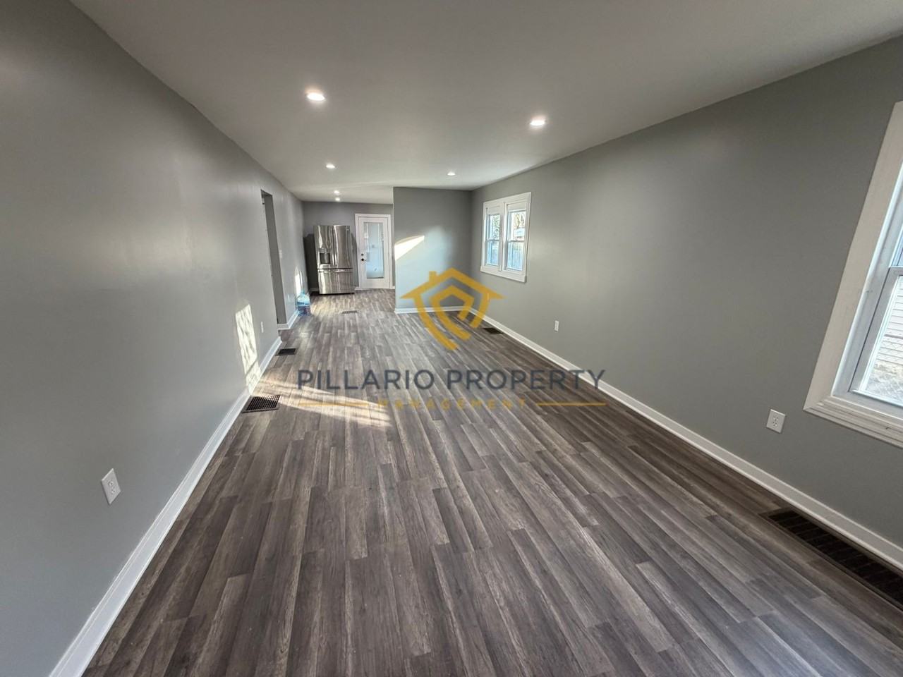 3906 Hoyt Ave - Photo 3 of 9