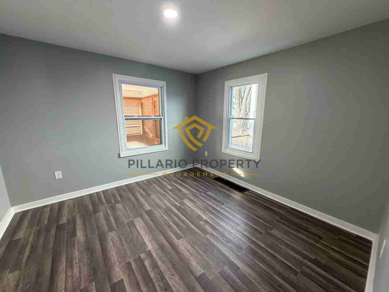3906 Hoyt Ave - Photo 7 of 9