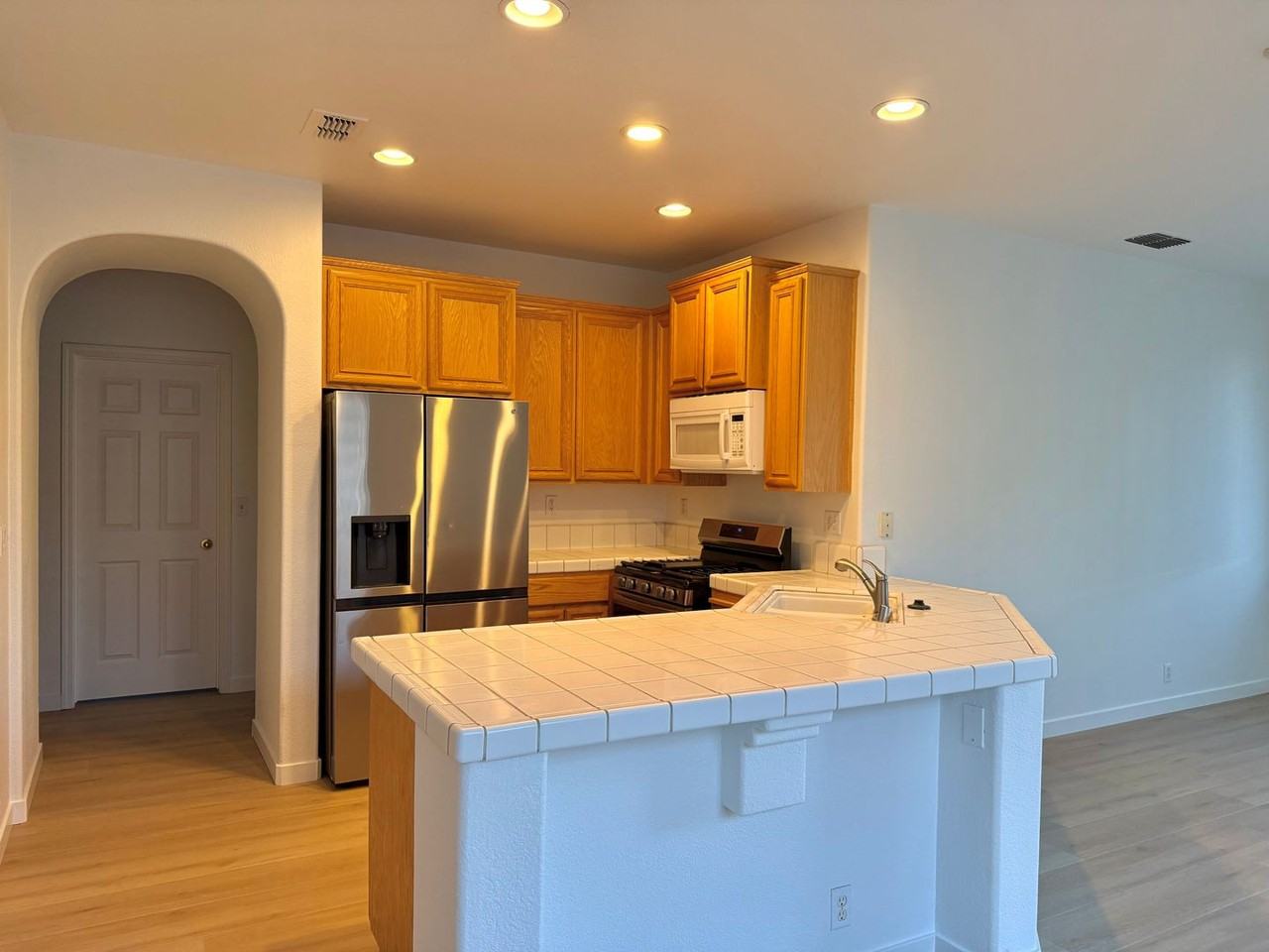 10031 Waterfield Dr - Photo 2 of 14