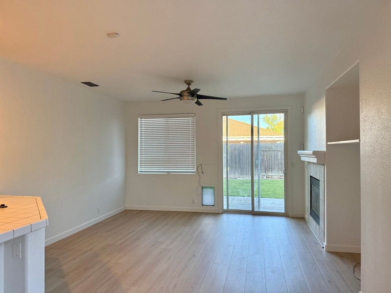 10031 Waterfield Dr - Photo 4 of 14