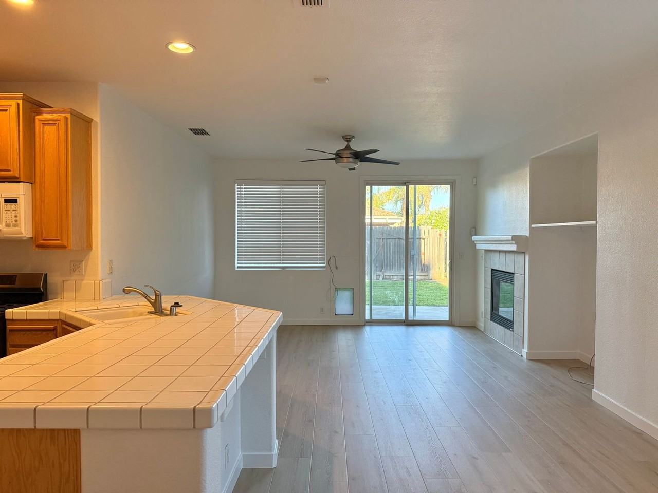 10031 Waterfield Dr - Photo 5 of 14