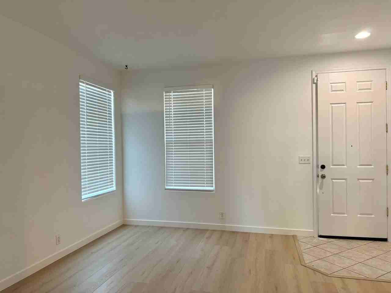 10031 Waterfield Dr - Photo 7 of 14