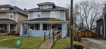 featured image of 933 N Dearborn St