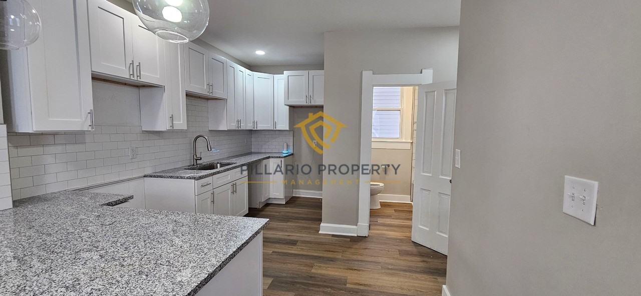 1124 S Reisner St - Photo 4 of 12