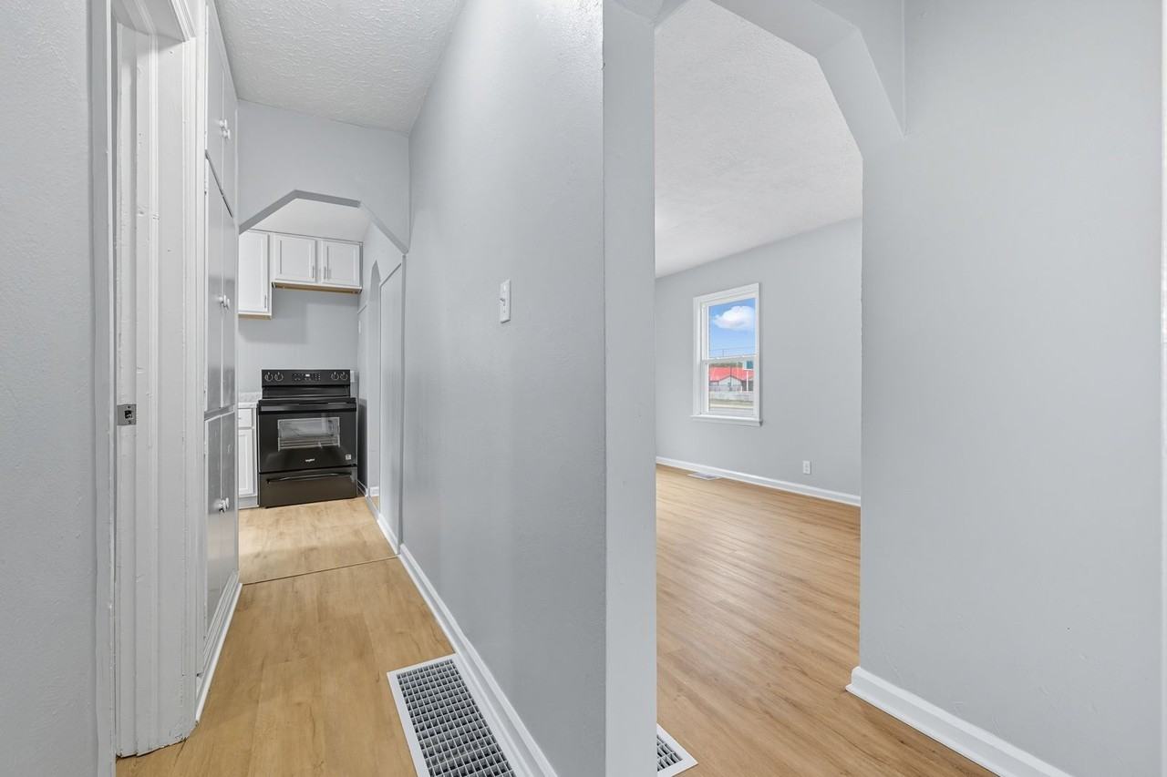 15 S Post Rd - Photo 7 of 18