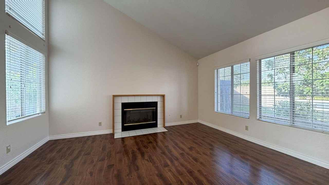 11487 Via Capri - Photo 4 of 29