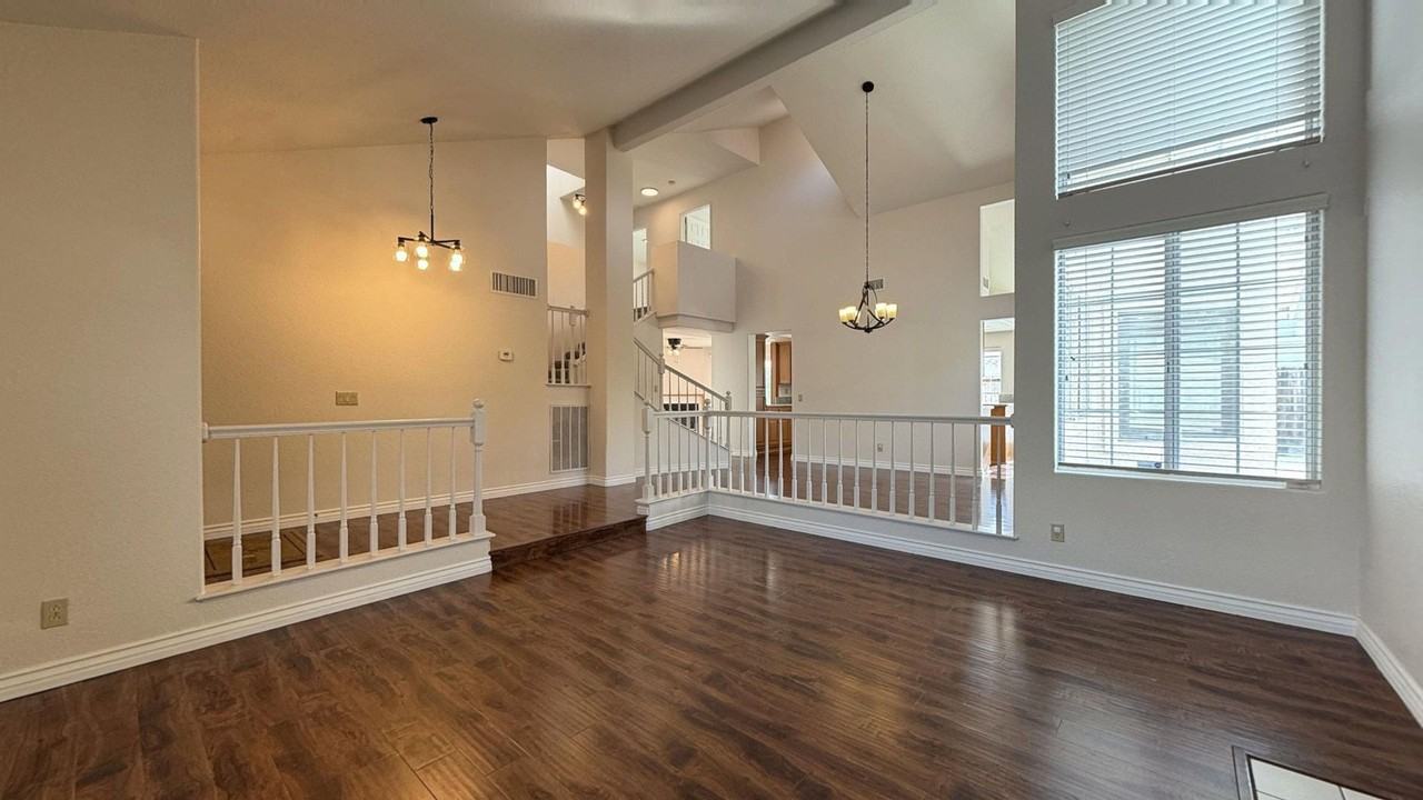 11487 Via Capri - Photo 5 of 29