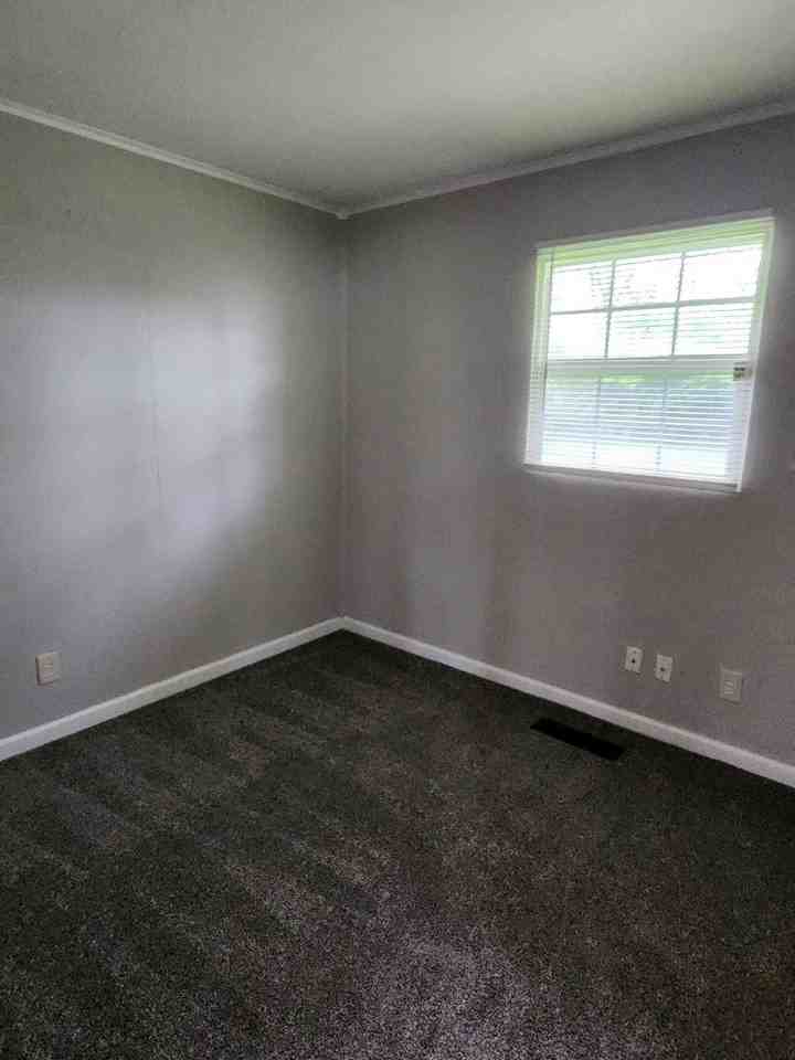 3640 Yellowstone Ave - Photo 6 of 16