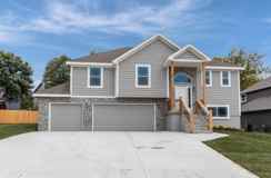 4766 Lakecrest Dr - Photo 1 of 1