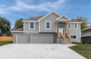 4766 Lakecrest Dr - Photo 1 of 1