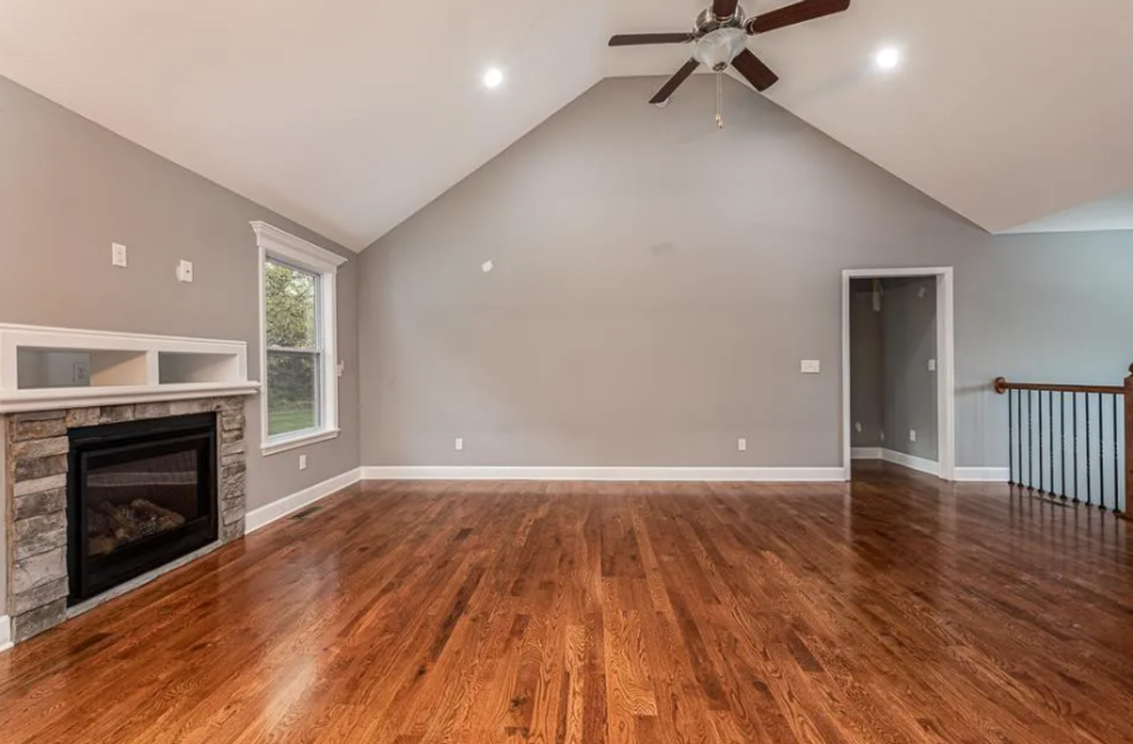 4766 Lakecrest Dr - Photo 4 of 23