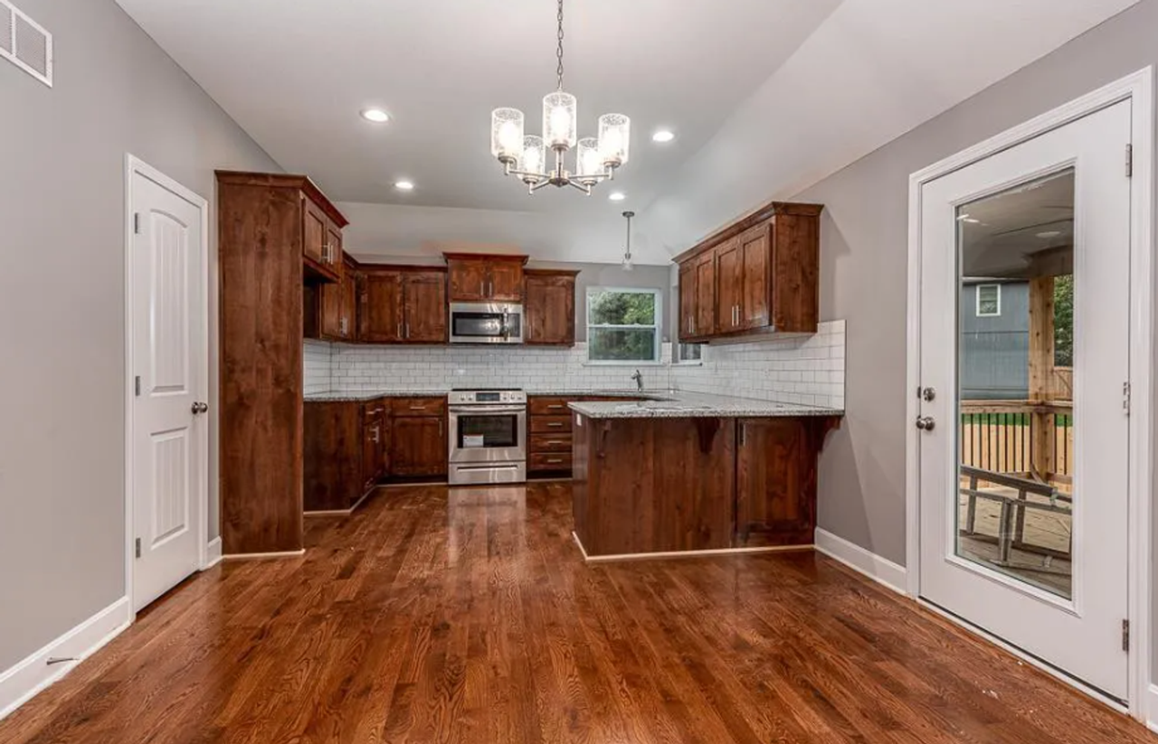 4766 Lakecrest Dr - Photo 7 of 23