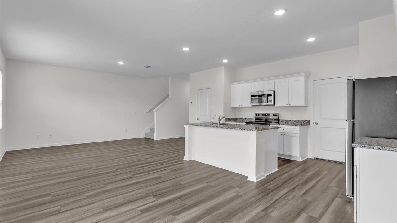 7730 Fox Xing - Photo 2 of 33