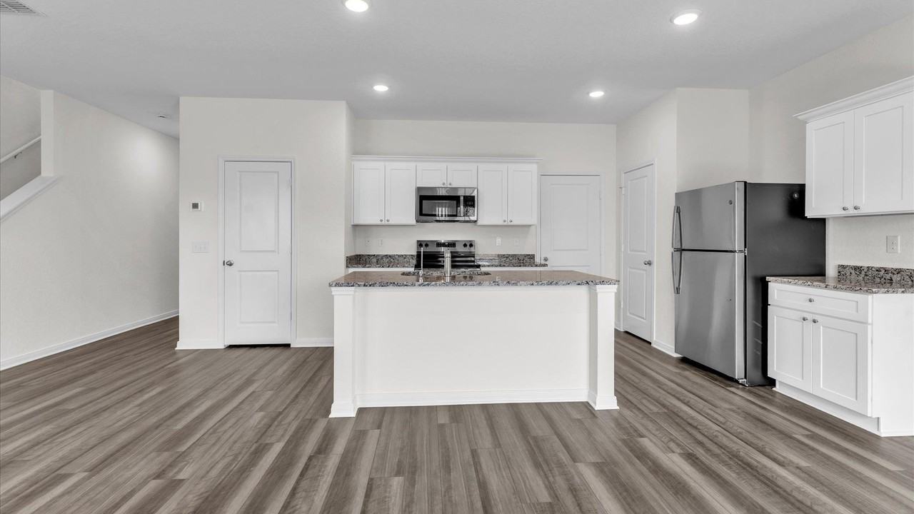 7730 Fox Xing - Photo 3 of 33