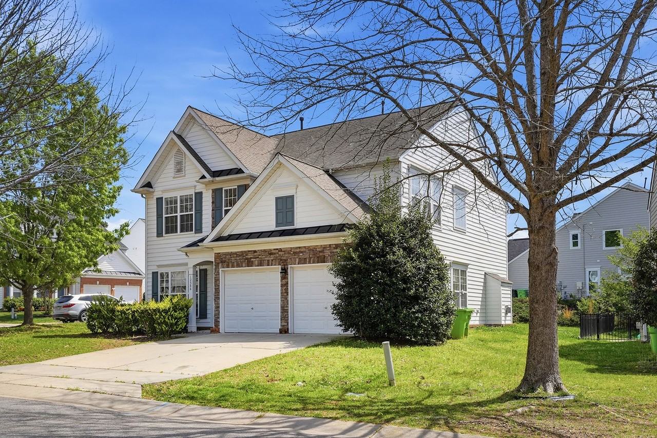 12586 Honeychurch St - Photo 2 of 30