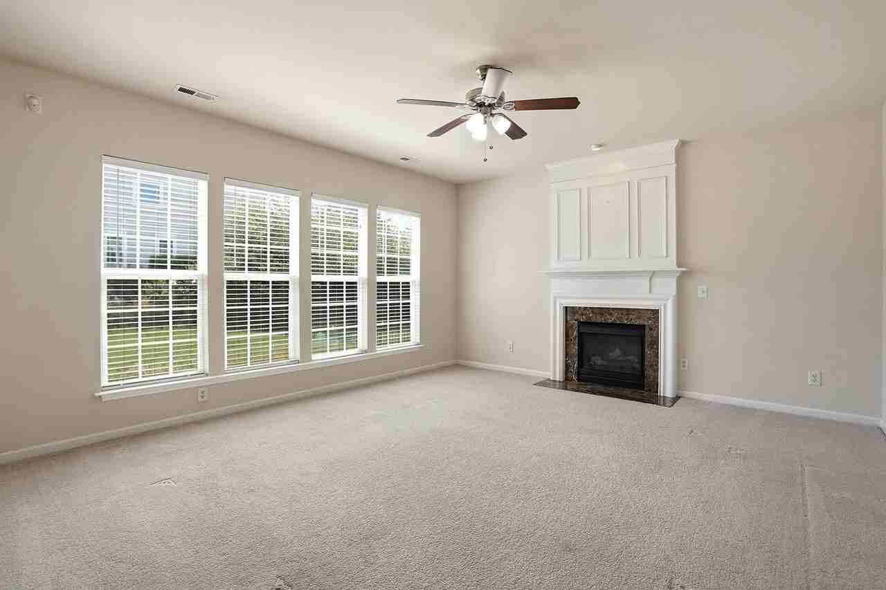 12586 Honeychurch St - Photo 4 of 30