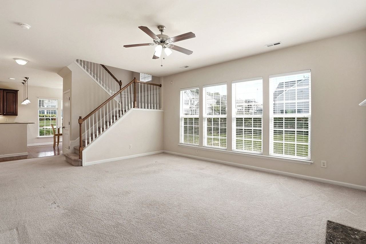 12586 Honeychurch St - Photo 5 of 30