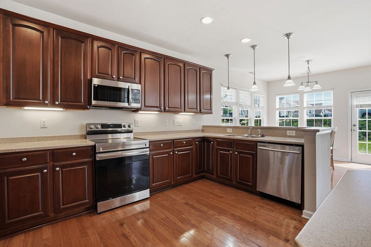 12586 Honeychurch St - Photo 6 of 30