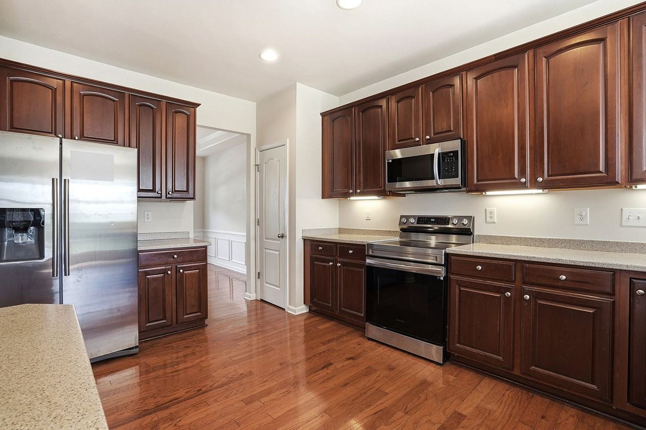 12586 Honeychurch St - Photo 7 of 30