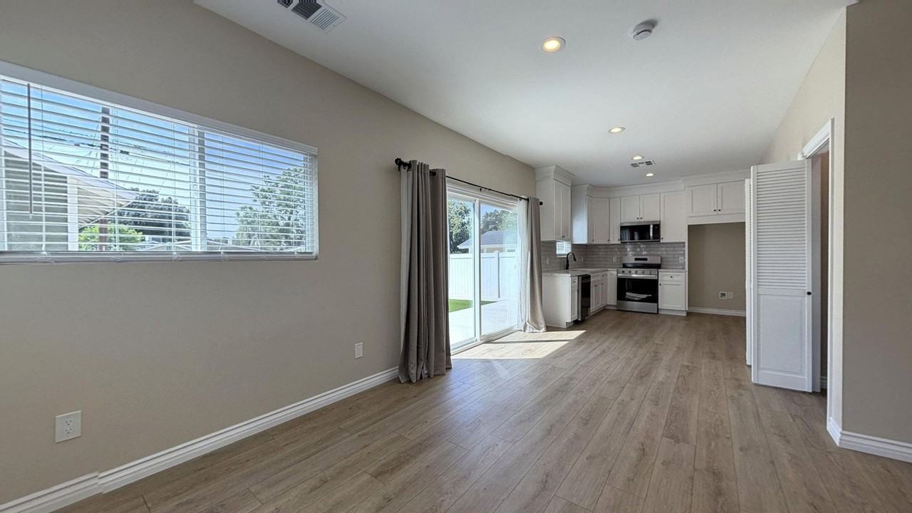 1018 College Ave #2 - Photo 2 of 20