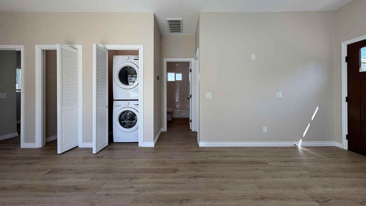 1018 College Ave #2 - Photo 5 of 20