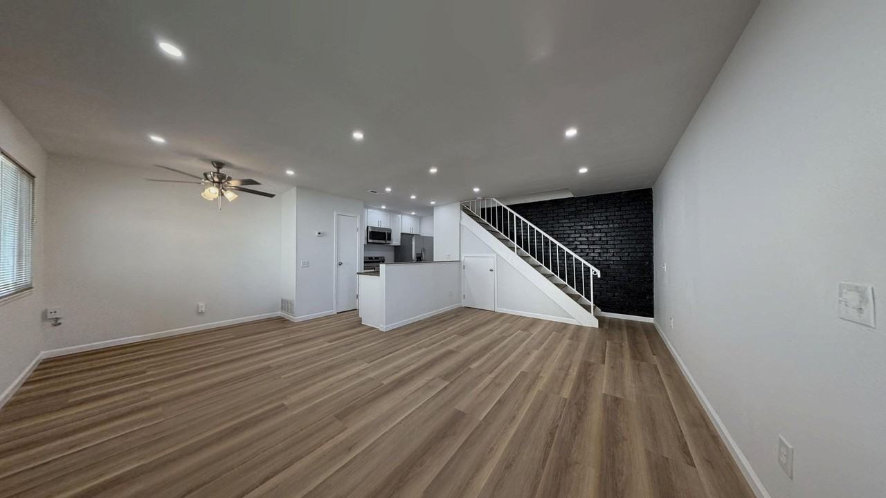 3532 Rainbow Ln - Photo 2 of 15